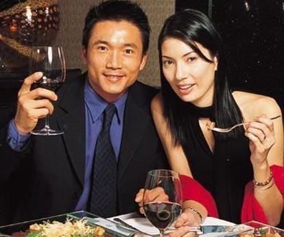 香港演员程东和妻子图片