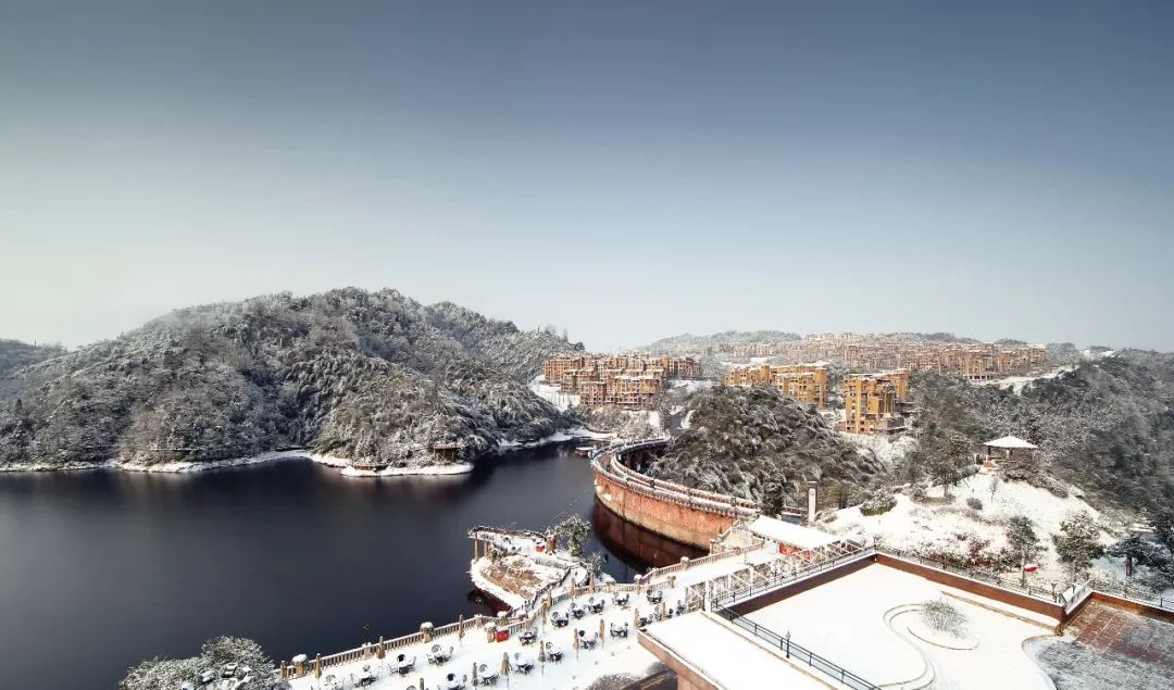 赤水天鹅堡雪景图片