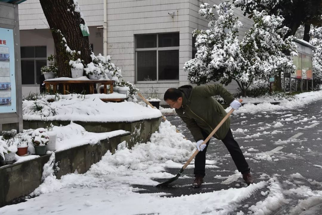 一大波富陽學校雪景來襲,比這更美的是.