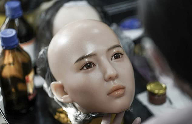 日本硅胶智能机器人图片