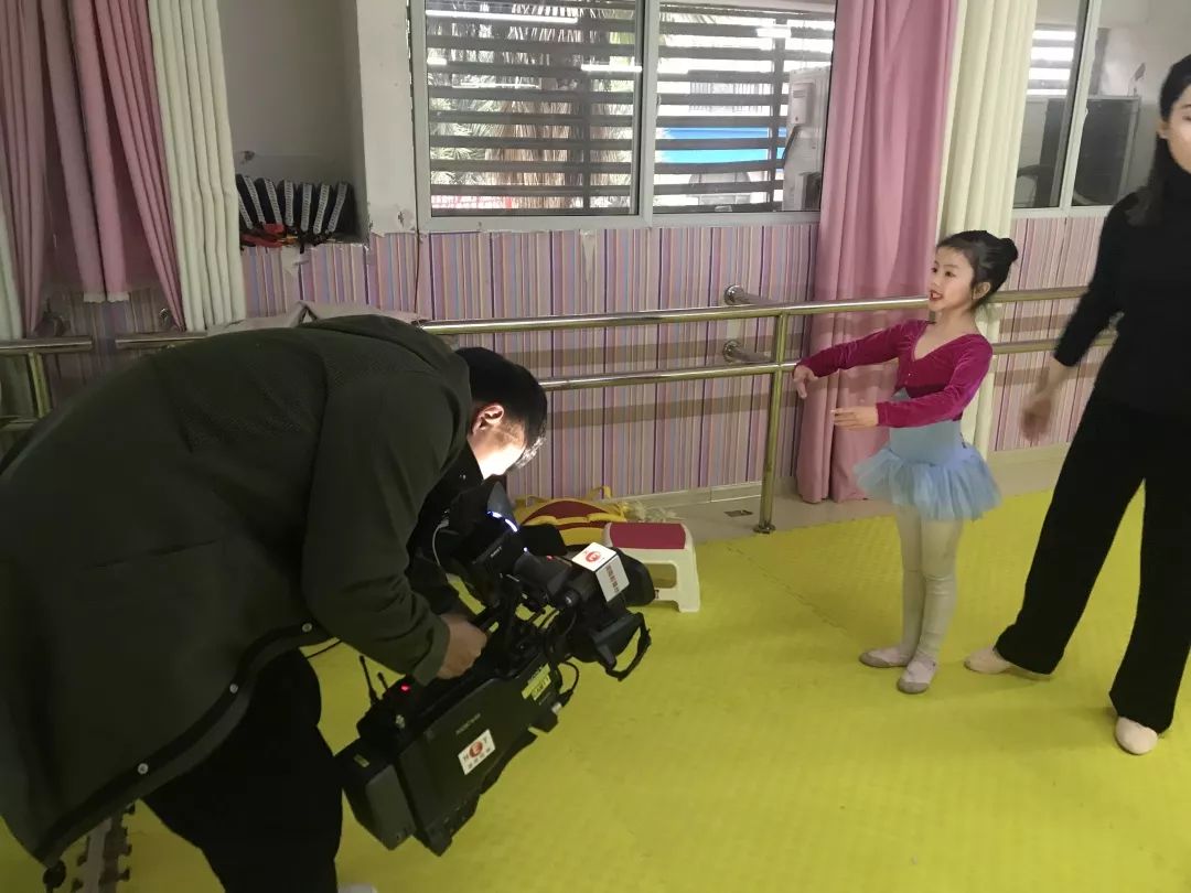 王艺朵邹 萌张紫莹张紫萱田奕昕邹俊雅谭雨馨胡芮涵姜辰晗张雨涵刘 晋