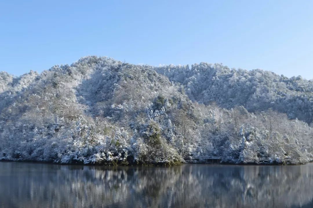 赤水天鹅堡雪景图片