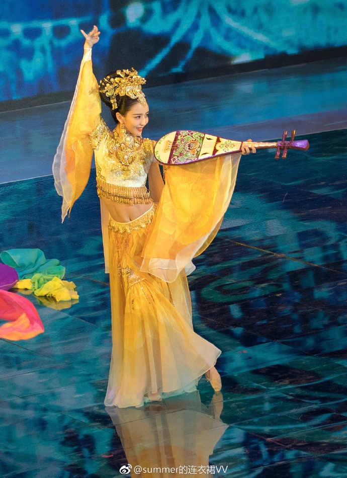 佟丽娅,央视唯一指定古装仙女舞蹈演员