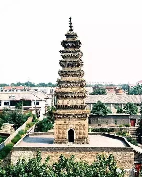 柏林寺塔,全稱特賜大元趙州古佛真際光祖國師之塔,位於趙縣城內,始建