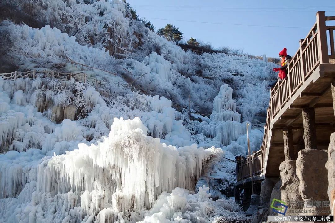 门头沟神泉峡冰瀑壮美