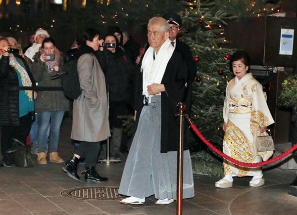 日本諾貝爾獎獲得者本庶佑身穿和服出席頒獎禮 娛樂 第6張