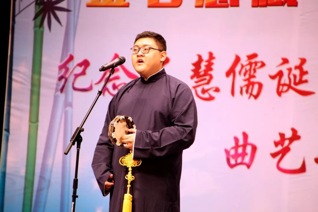 孙恺承演员:陈丽华 周玥△单弦《鞭打芦花》伴奏:孙恺承演员:周悦