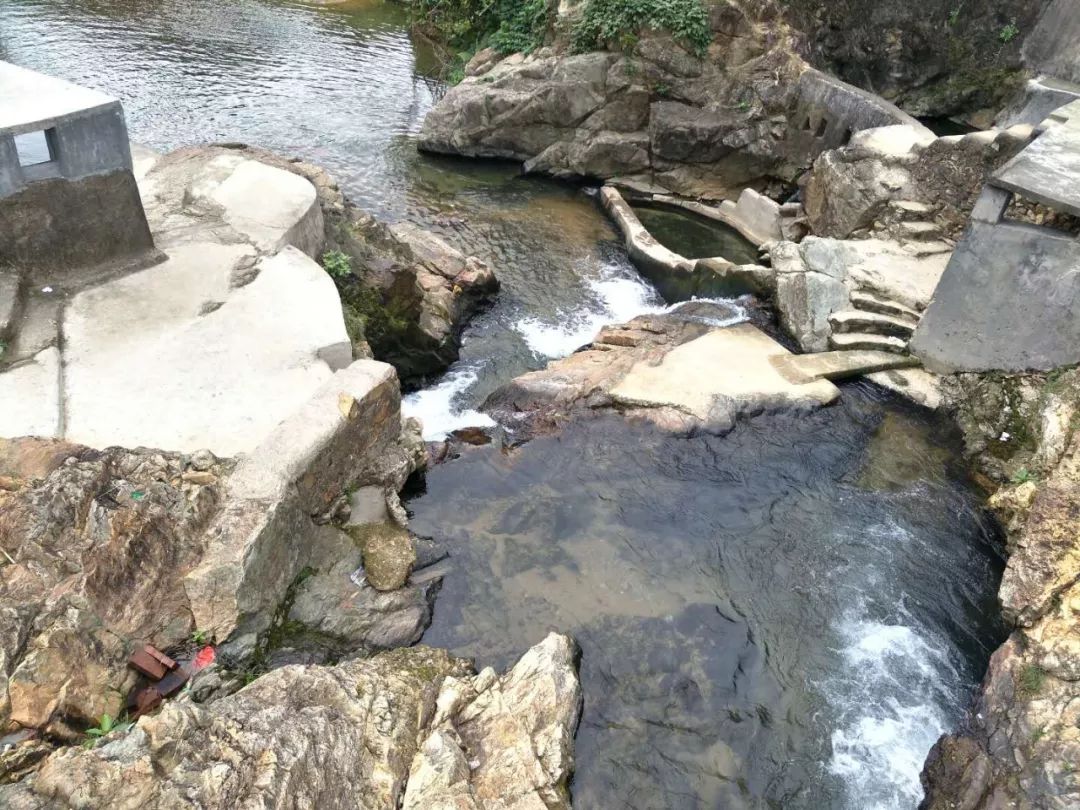 阳春古山村野温泉图片