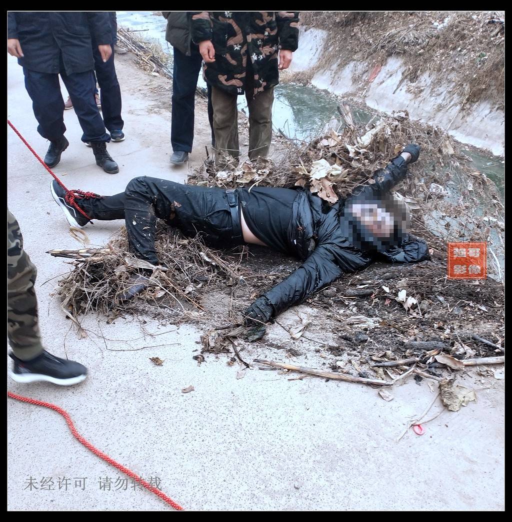 男子醉酒死亡遗体图片