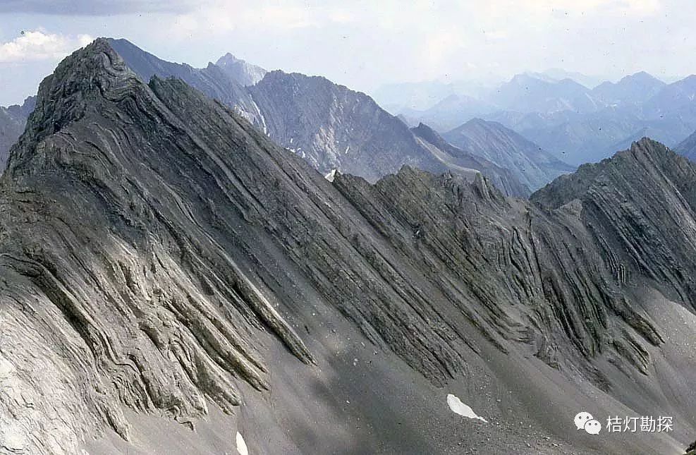 褶皱山与断块山图片