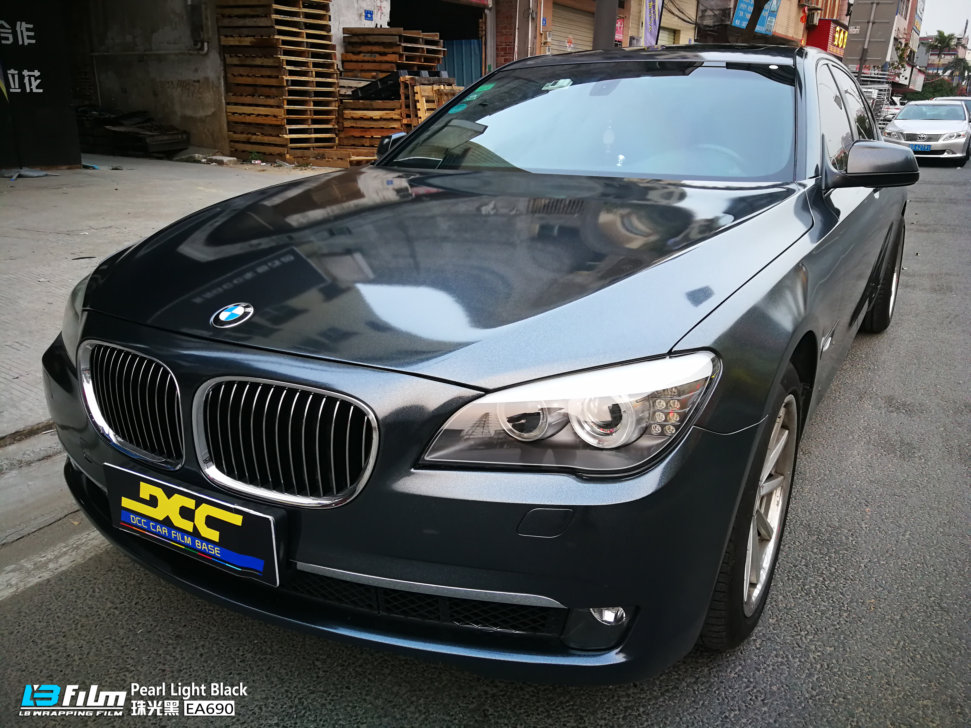 黑色珍珠lb改色膜珠光黑bmw7系全車改色