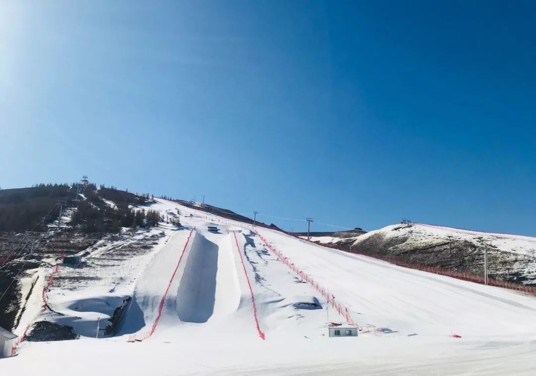 内蒙最大滑雪场图片