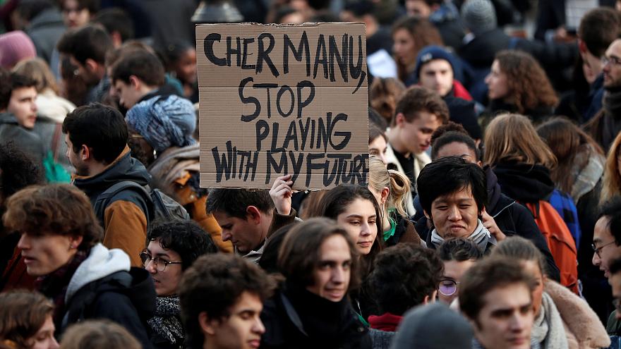 法國高中生發起示威活動 巴黎警方動用催淚瓦斯 商業 第1張