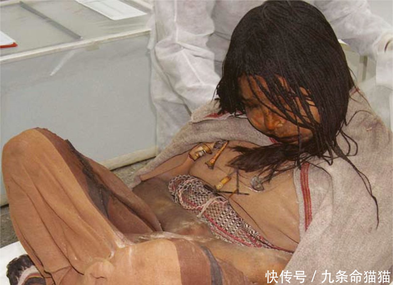 惠饮考古这个少女被冰冻500年皮肤水嫩有弹性专家从头发上找到死因