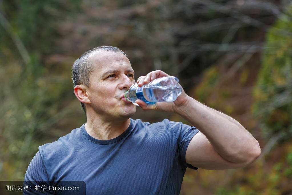 多喝水对肾有好处吗？