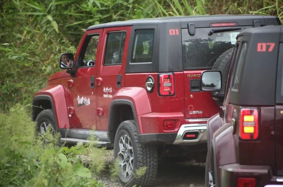 汽勢原創bj40plus城市獵人一箱油環島北京汽車坐穩越野第一品牌