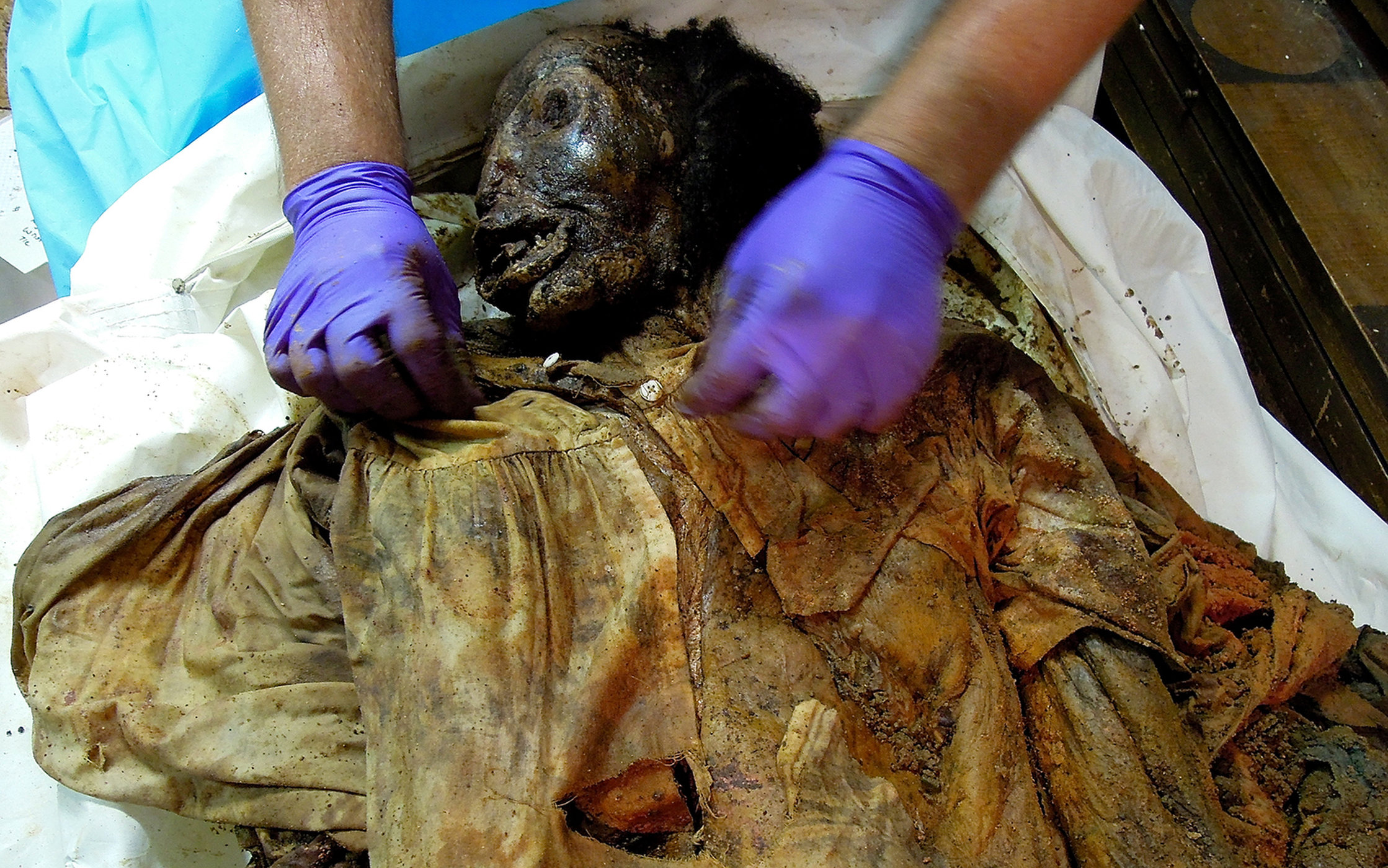 纽约铁棺中的女尸死了有160年皮肤保存却异常完好看起来像才死了一周