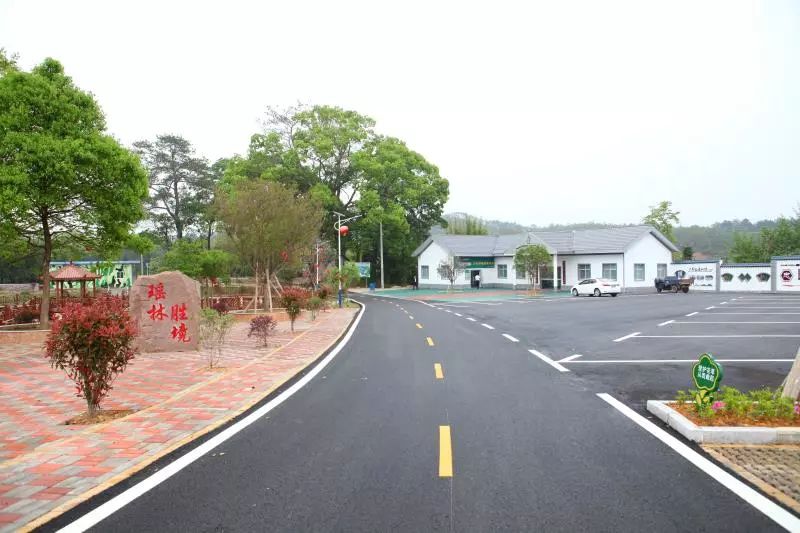 安远县重石乡以村民自治的方式,通过召开户长会,使得该乡道路建设