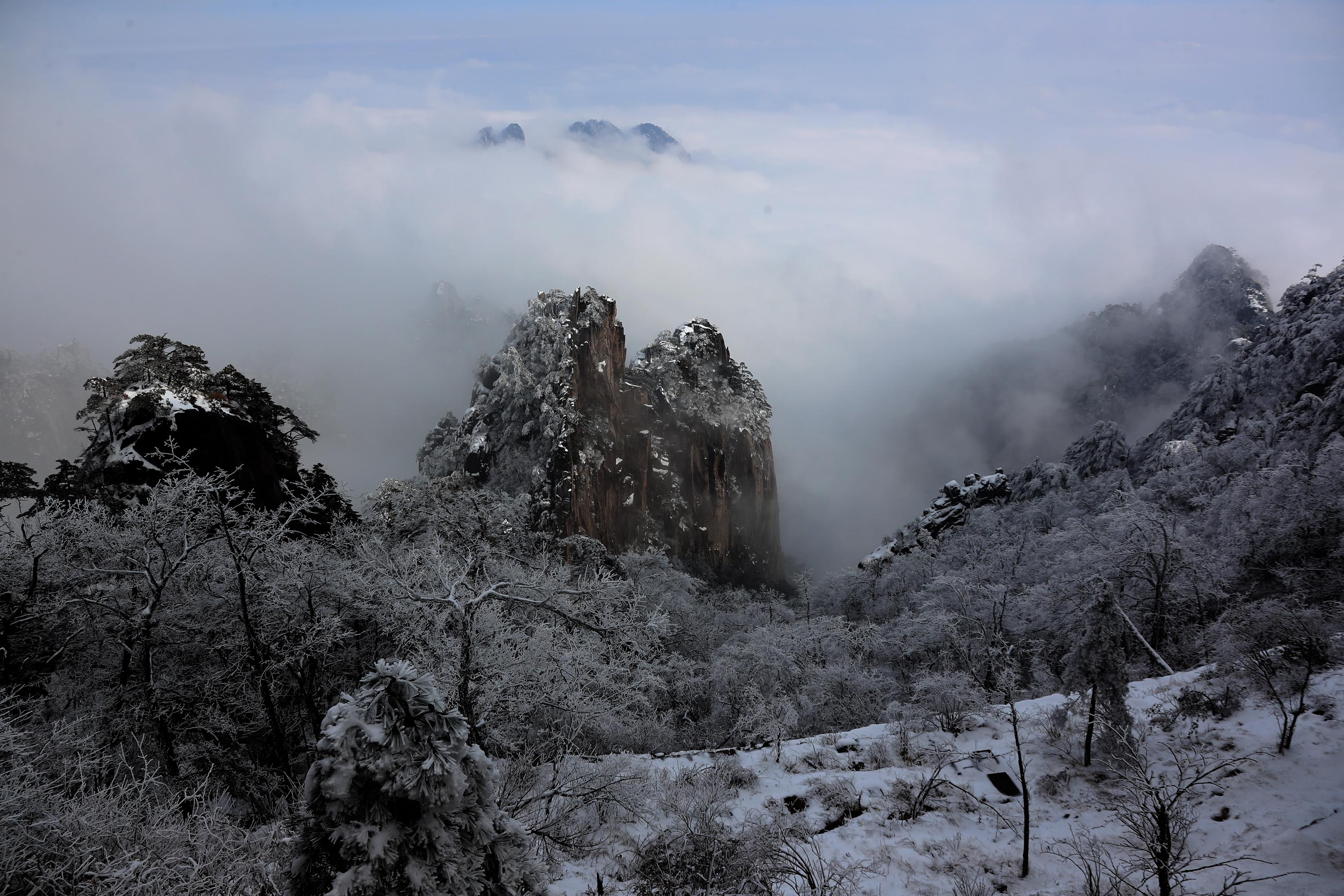 雪后黄山冰雪仙境图片