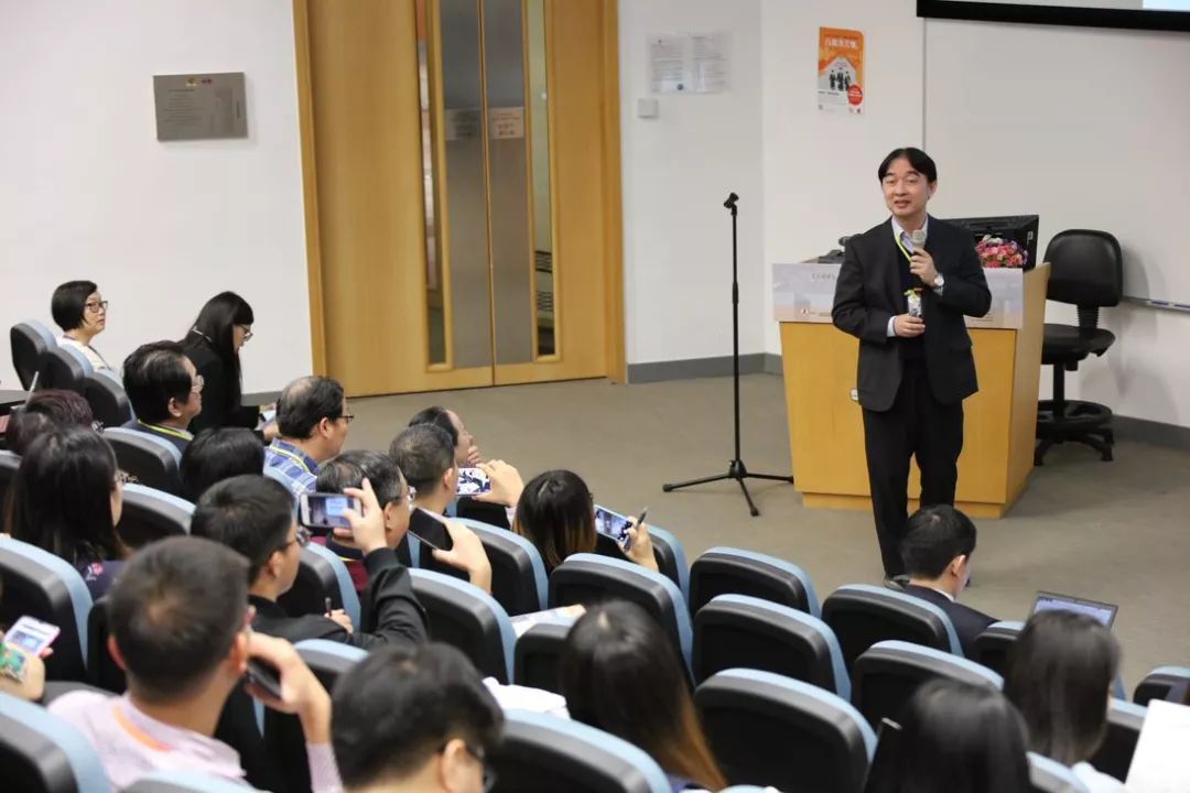 随后会议邀请了台湾科技大学人文社会学院院长黄国祯教授发表了题为