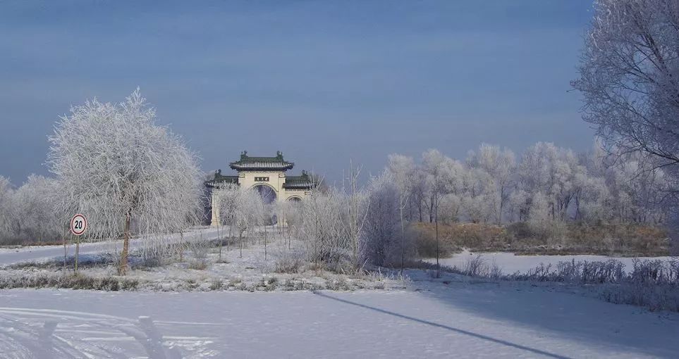 齐齐哈尔龙沙公园雪景图片