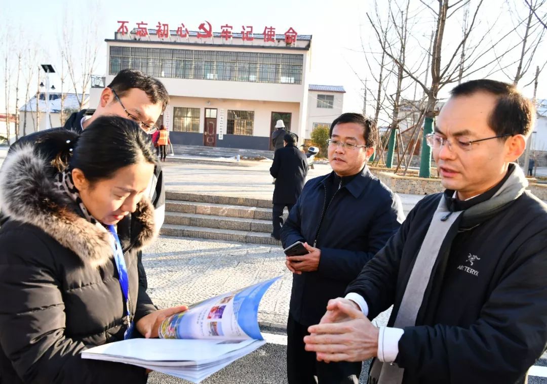 当天,媒体采风团一行首先到冯卯镇库区移民博物馆,李庄村,独古城村,望