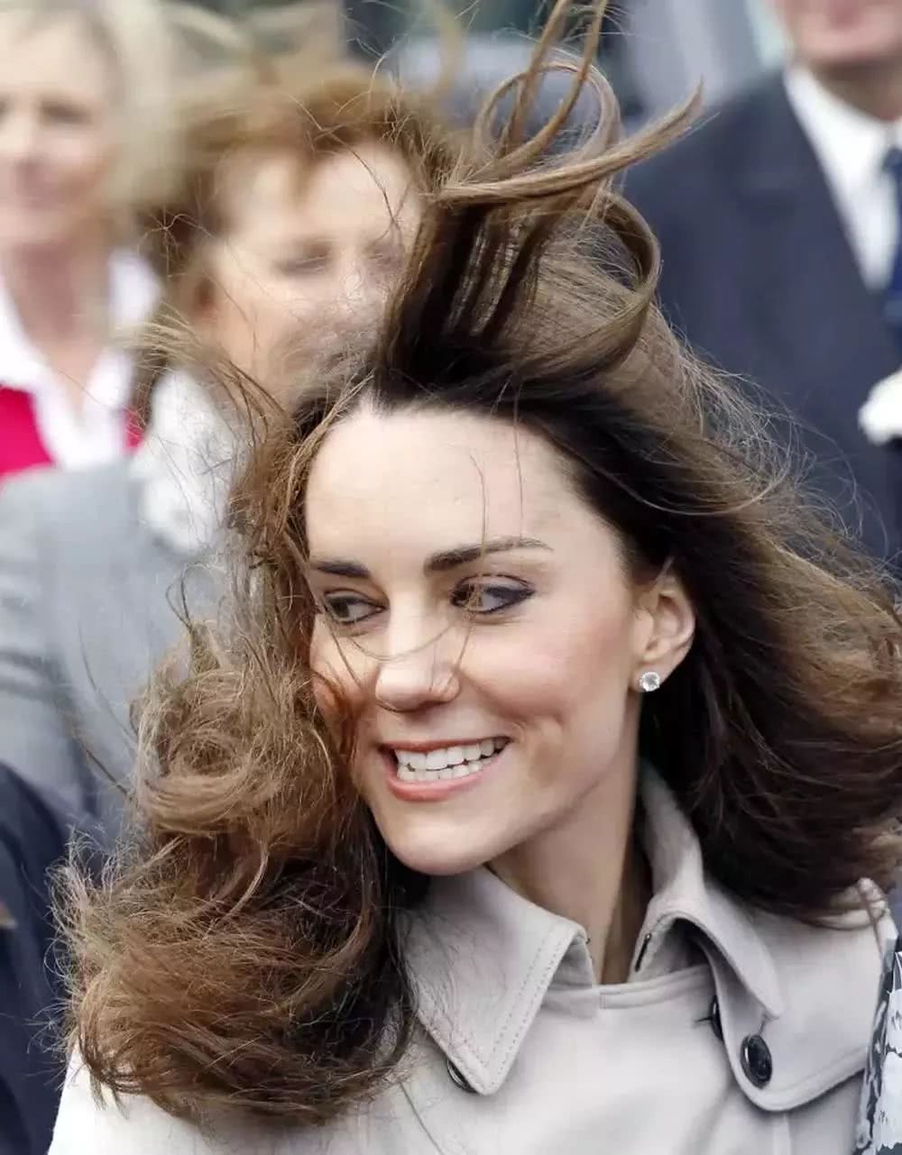 凱特王妃秒變梅超風？！這幾款髮型解救冬日的長髮危機！ 星座 第1張