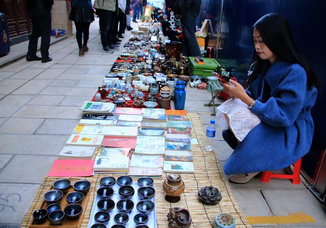 昆明老街跳蚤市场图片