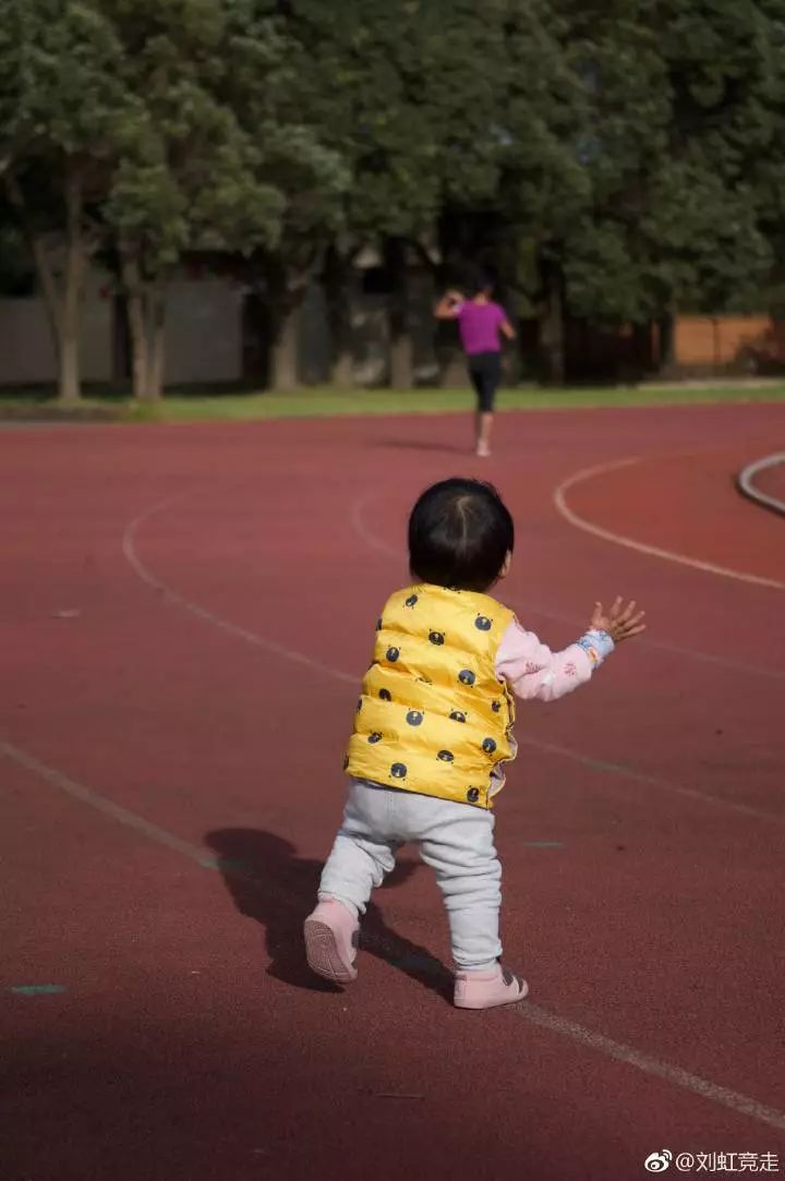 刘虹朗读者事迹图片