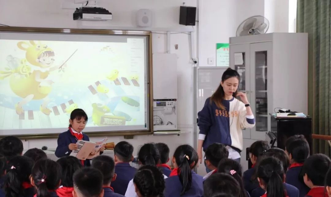 松门二小雏鹰展翅露锋芒教坛桃李竞芬芳