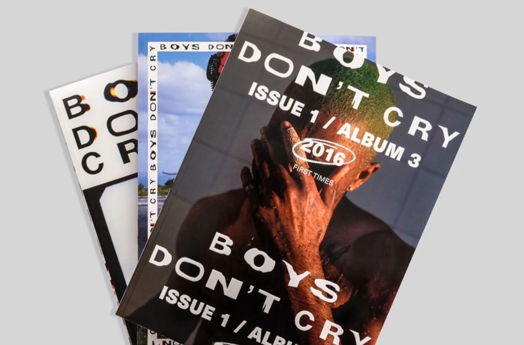 乐迷通宵排队只为拿到限量发行的附带独立杂志《boys don't cry,便