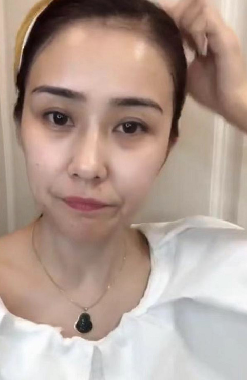 小姐姐卸妝走紅!本以為素顏不忍直視,沒想到比化妝還美?_美顏