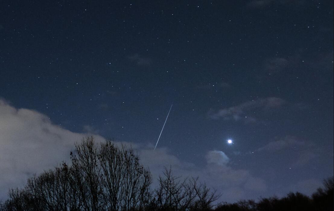 浪漫唯美雙子座流星雨劃過夜空快來許願