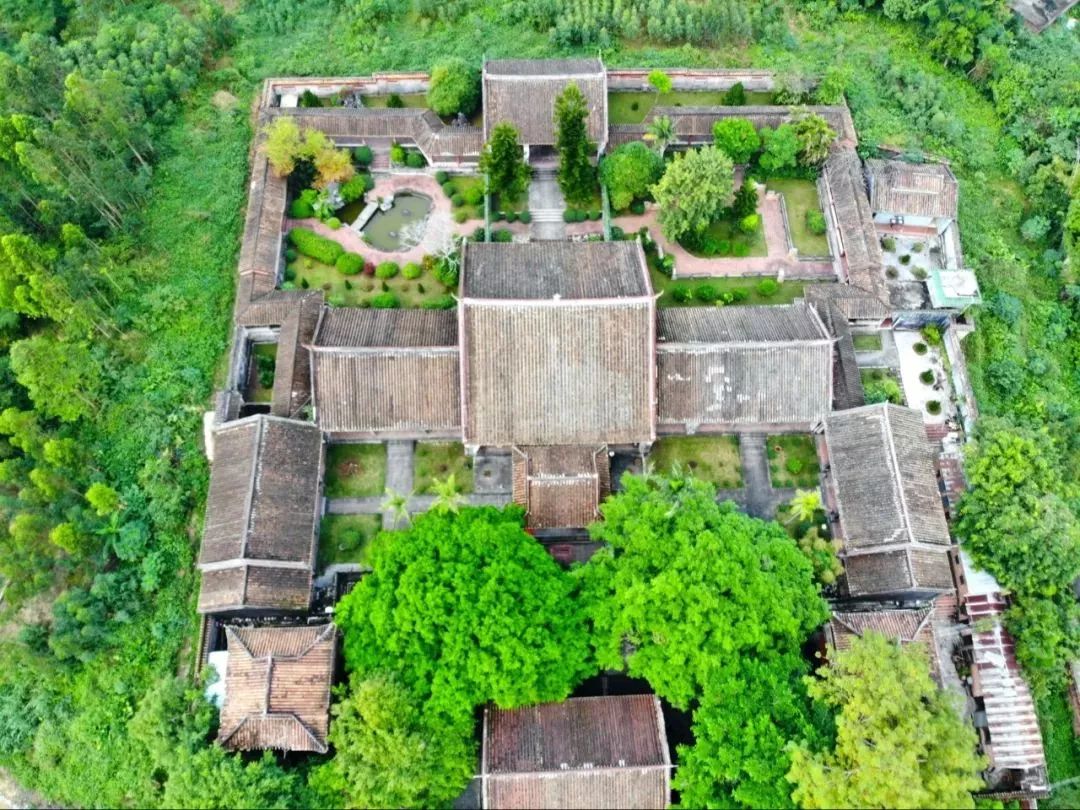 30-1南方兵馬俑 茂德公鼓城 三元塔公園 雷州西湖 雷祖祠 五星級溫泉