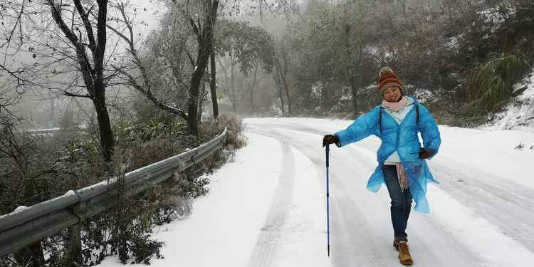 浦江美女峰雪景图片