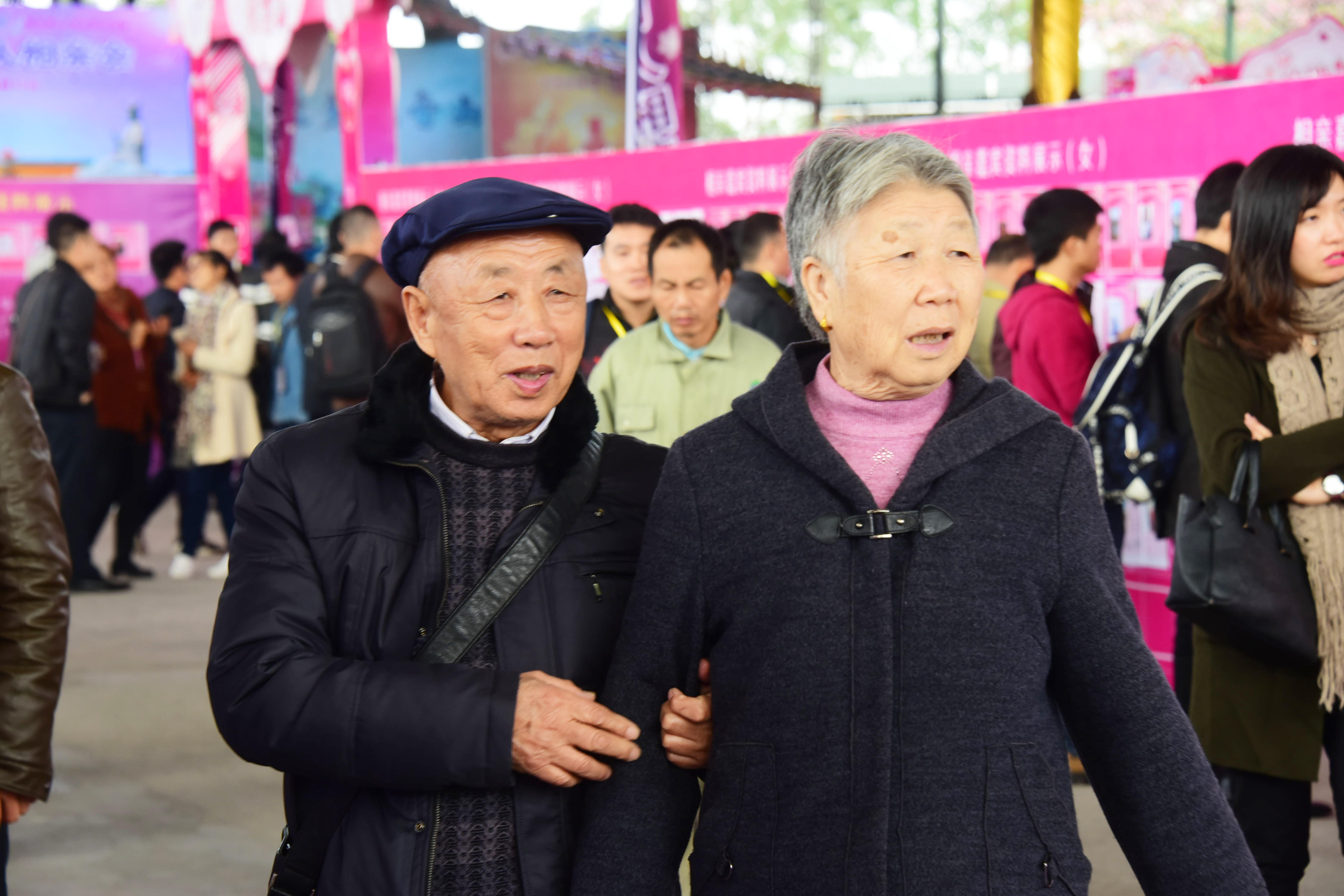 老年单身男女找老伴图片