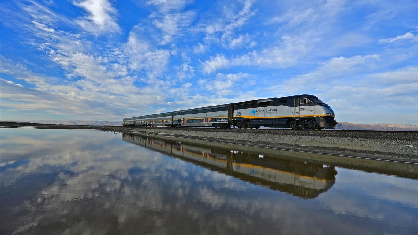 美国“最快火车”与中国“最快火车”对比，没有对比就没有伤害！_Amtrak