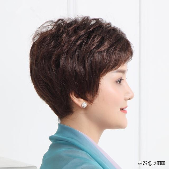 中年女人发型图片