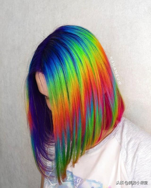 彩虹一样的发色这样的染发最耀眼