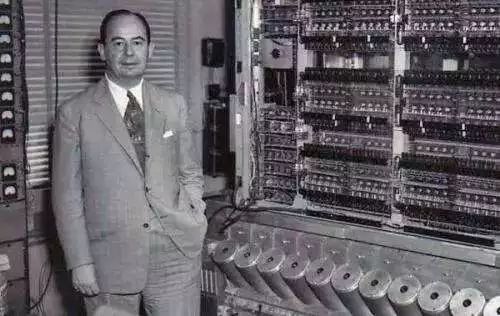 历史上的今天——1958年12月18日,世界上第一台晶体管计算机ibm7
