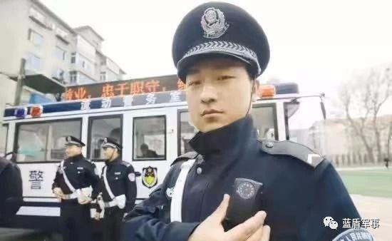 這個肩章解放軍和人民警察都有!到底有啥聯繫和區別?_軍銜