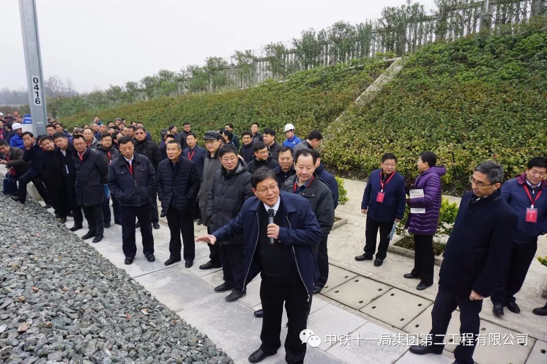 杭黃鐵路公司總經理王志平介紹杭黃鐵路建設情況杭黃鐵路正線全長約