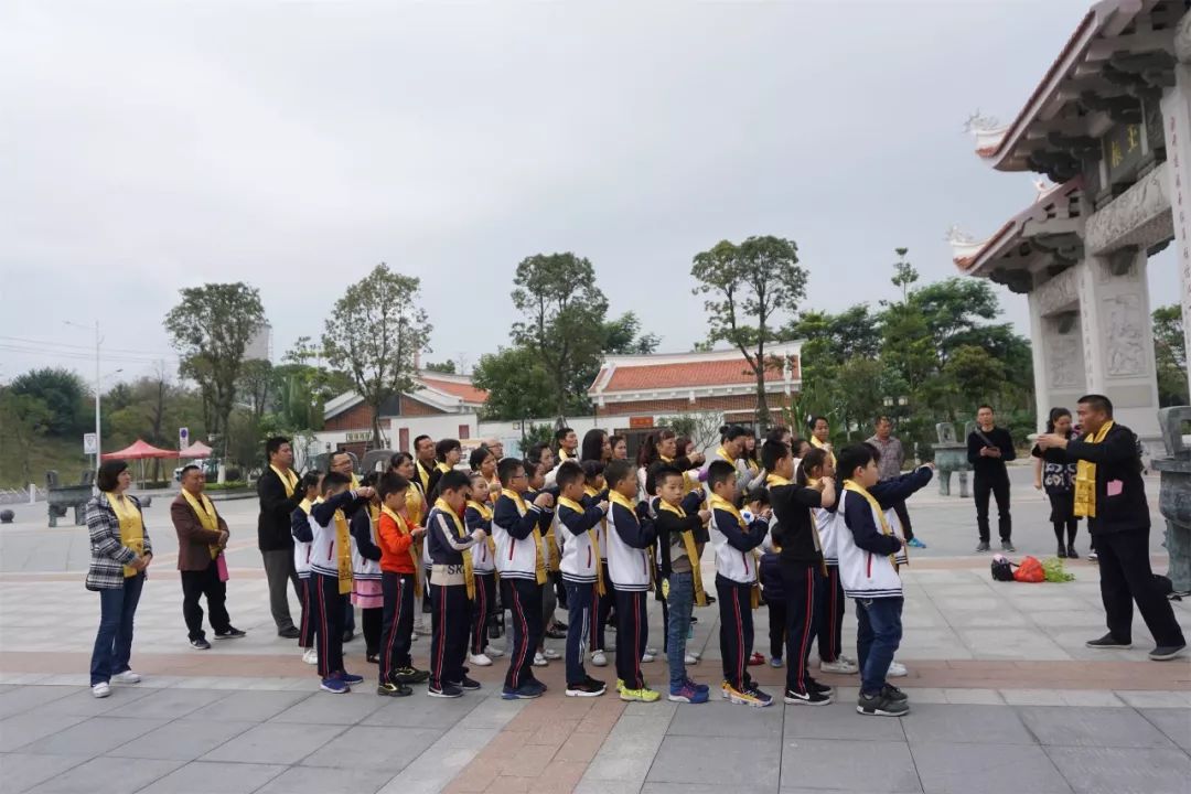 漳州新桥中心小学拜谒先师传承国学仪式在长泰文庙圆满礼成