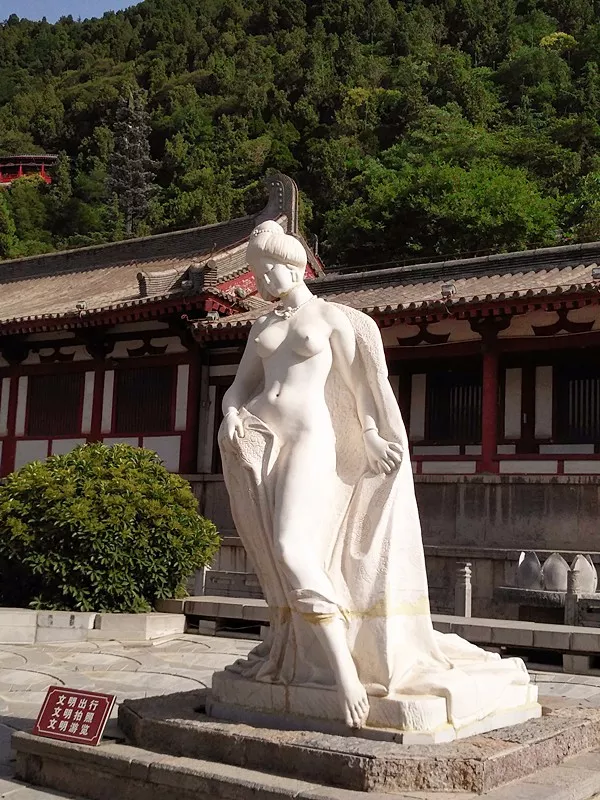 杨贵妃在日本的雕像图片