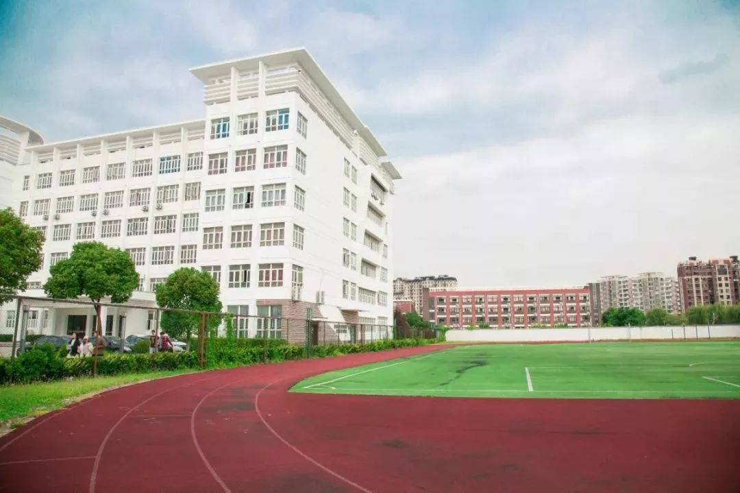 上海邦德职业学院图片