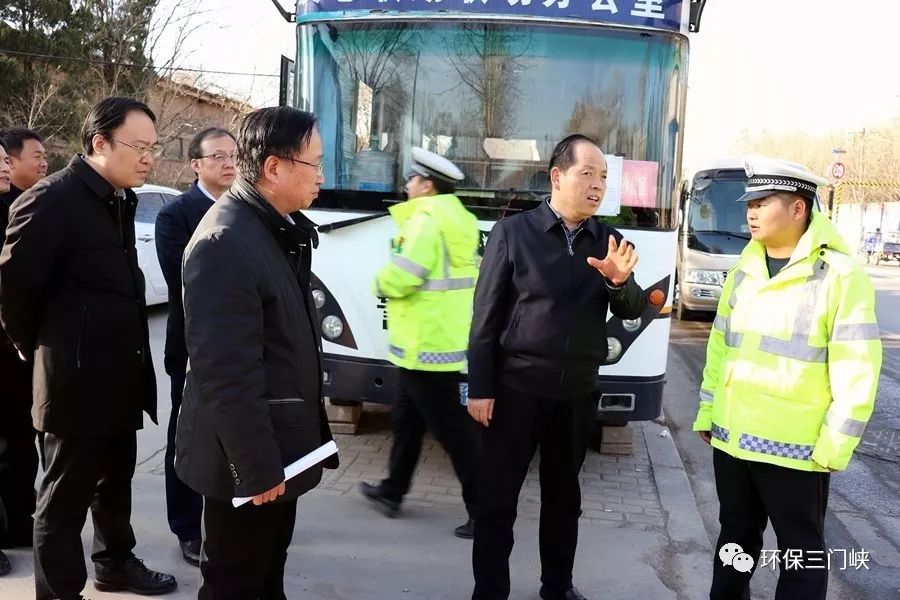 安伟市长要求公安,交通部门严格执行209国道大货车禁行要求,降低货车