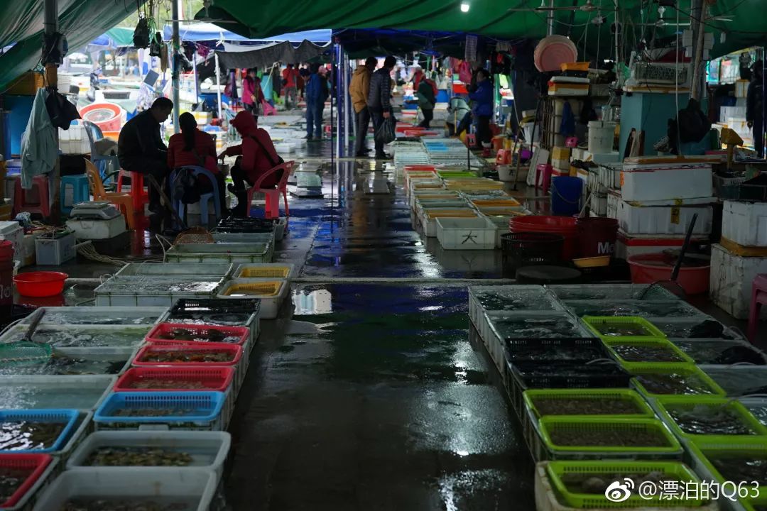 图自@漂泊的q63澳头海鲜市场是惠州最大的海鲜市场,靠近港口,渺天