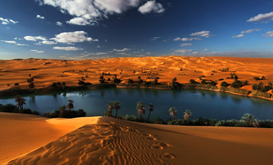 此国有“沙漠王国”之称，国土某处，却藏着10个贝加尔湖的水量