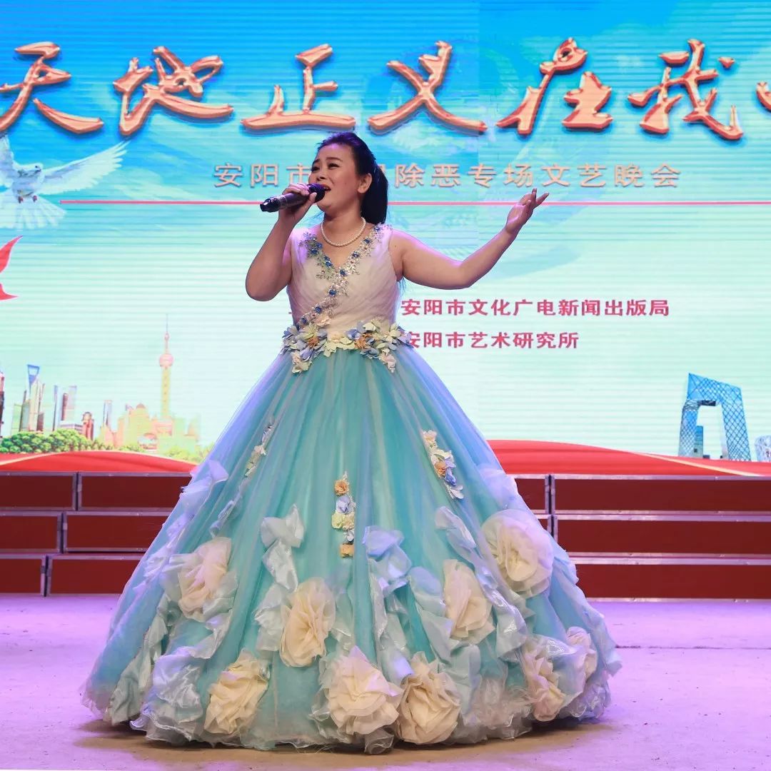 陈俊丽导演:刘海水领唱:郭凤林 石小凤演出单位:兰馨豫剧团主持人