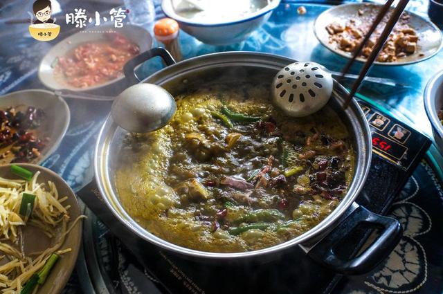贵州著名菜肴牛瘪汤牛粪汤曾上天天向上的苗族黑暗料理